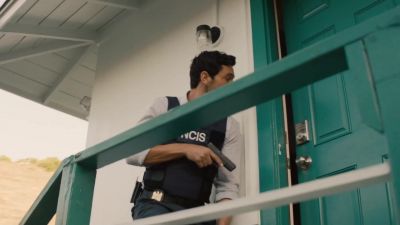 TENNANT [over comms]:
Front entrance is boobytrapped. - NCIS: Hawai'i