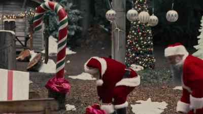 (tense festive music continues) - The Santa Class