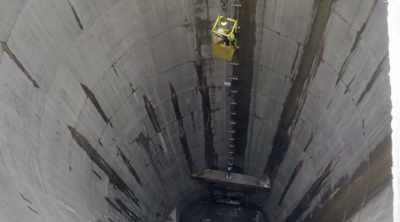 [tense music playing] - Sewer Divers