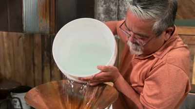 [tense music playing] - Moonshiners: Master Distiller