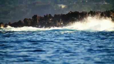 [tense music playing] - Deadliest Catch: Bloodline