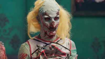[tense music] - The Boulet Brothers' Dragula: Titans