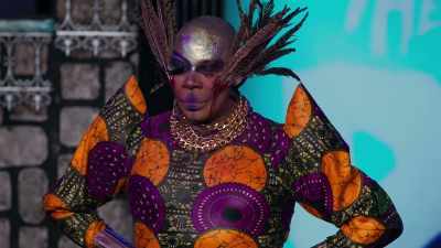 [tense music] - The Boulet Brothers' Dragula: Titans