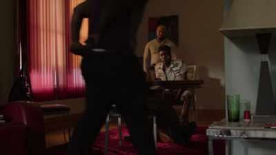 ♪ tense music ♪ - The Chi