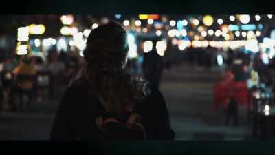  [tense music] - #TextMeWhenYouGetHome