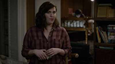 [tense percussive music] - Good Girls