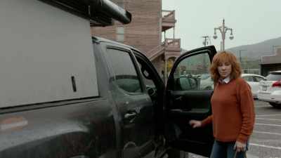 [tense suspenseful music] - Reba McEntire's The Hammer