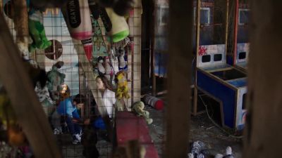 TERESA:
Let me see the blood. - Queen of the South