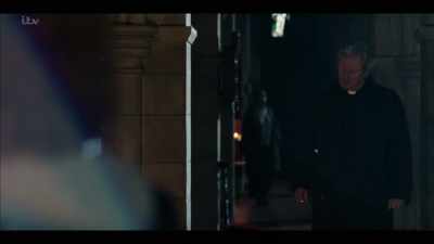 Teresa, there's someone here
to see you. - Dark Heart
