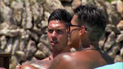 TERRY: It should flow.
NATHAN: And if it
doesn't flow, - Love Island