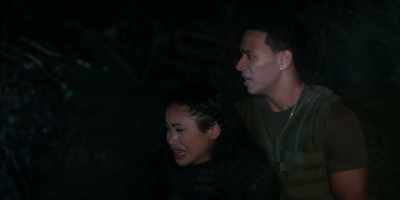 - Tess, sorry. We have to get out of here.
- Wait! - First Kill