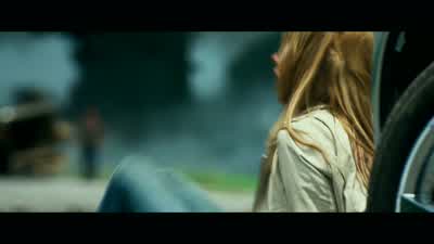 Tessa! Tessa! Tessa, run to the field! - Transformers: Age of Extinction