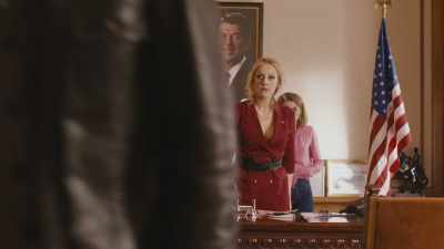 - Thank you for...
- Ah, you, too, you little worm. - Comrade Detective