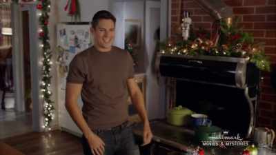 - Thank your sister for the skates.
- I will. - A Veteran's Christmas