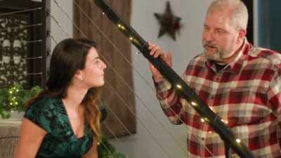 Thank you for bringing
Sam back to life. - Me and Mr. Christmas
