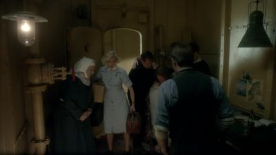 Thank you, Captain. Raus. - Call the Midwife