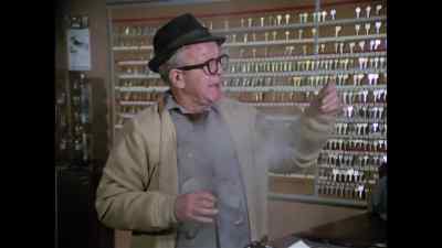 Thank you. Come again. - Police Squad!