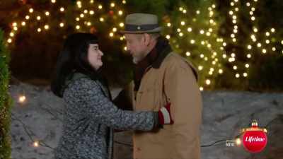 -Thank you, dad.
-Okay. - Under the Christmas Tree