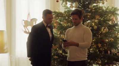 - Thank you, Dominik. - Best Christmas Ball Ever!