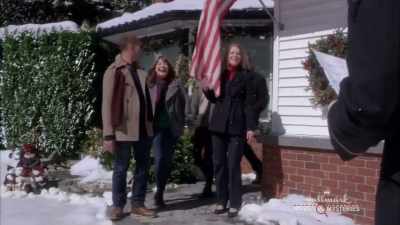 ♪ Thank you for each and
every Christmas tree ♪ - Christmas Homecoming