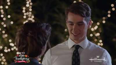 -Thank you.
-For what? - Christmas in Tahoe