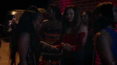 - Thank you.
Girl, ooh. - Bigger
