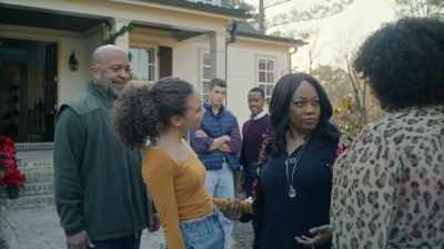Thank you! I know.
[laughs] - A Jenkins Family Christmas