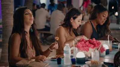 - Thank you.
- I love shellfish. - The Real Housewives Ultimate Girls Trip