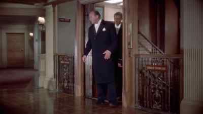 Thank you. I'll drop you at the station. - Indiscreet