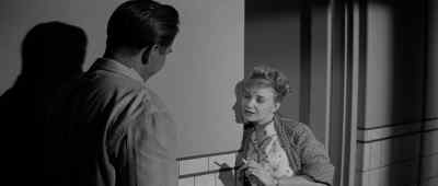 - Thank you.
- It's all right. - The Three Faces of Eve