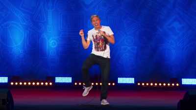 * Thank you, Jesus, for bringing Russell * - Russell Howard: Recalibrate