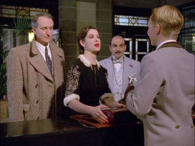 - Thank you, madame.
- Merci. - Agatha Christie's Poirot