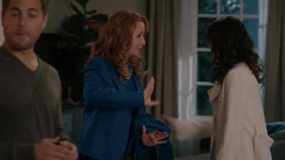 -Thank you!
-Make yourselves at home. - The Spencer Sisters
