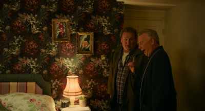 - Thank you... man,
those are some filthy creatures! - The Problem with People