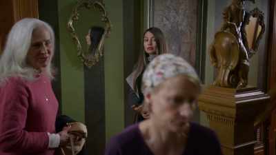 - Thank you, mrs. Hobart.
(footsteps thumping) - It’s Beginning to Look a Lot Like Murder
