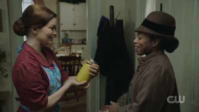 - Thank you so much.
You're so sweet. - The Waltons' Homecoming