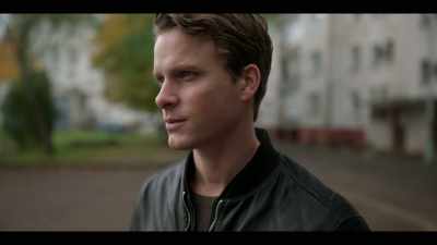 - Thank you.
- [RADIO BEEPS] - Young Wallander