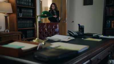 - Thank you for saving me!
- I'm here to betray you! - Mr. Manhattan