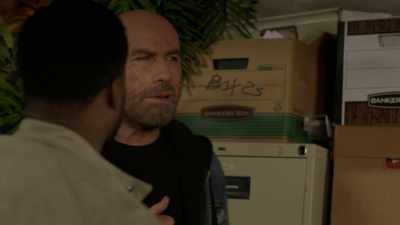 - Thank you. Thank you. - Die Hart