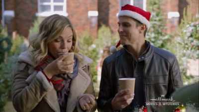 - Thank you.
- Thank you. - A Veteran's Christmas