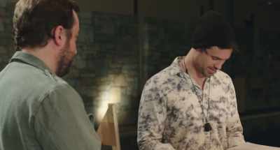 -Thank you. Thanks.
-Little joke, but… - The Resurrection of Gavin Stone