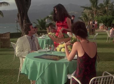 - Thank you.
- That's two doIIars, pIease. - Magnum, P.I.