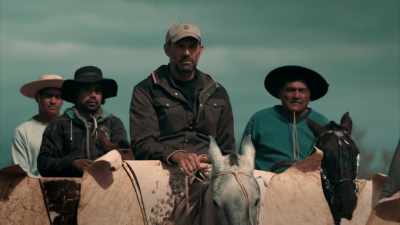 THANKFULLY, I'VE GOT SOME
EXPERIENCE ON HORSEBACK. - Expedition Mungo