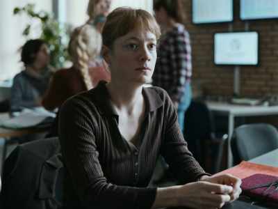 - Thanks a lot, Carla.
- Let's get back to work, then. - The Teachers' Lounge