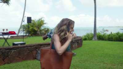 - Thanks, bye.
- [busy tone] - Romance in Hawaii