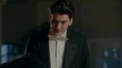 - Thanks for
keeping me company - Grand Hotel