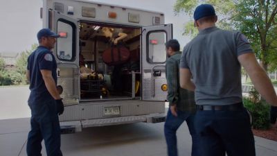 - Thanks, guys.
- Yeah. - Chicago Fire