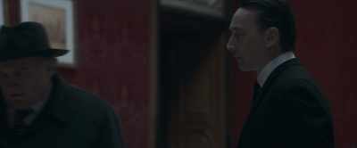 - Thanks.
- I have not left the wardrobe. - Maigret