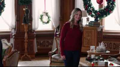 - Thanks, but I'm good.
- Of course you are. - Christmas at the Palace