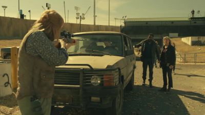 Thanks for lettin' me in. - Fear the Walking Dead